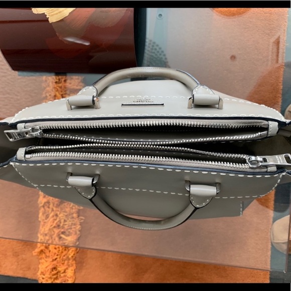 SOLDā¼ļøAuthentic Prada Handbag with shoulder strap - Picture 6 of 15